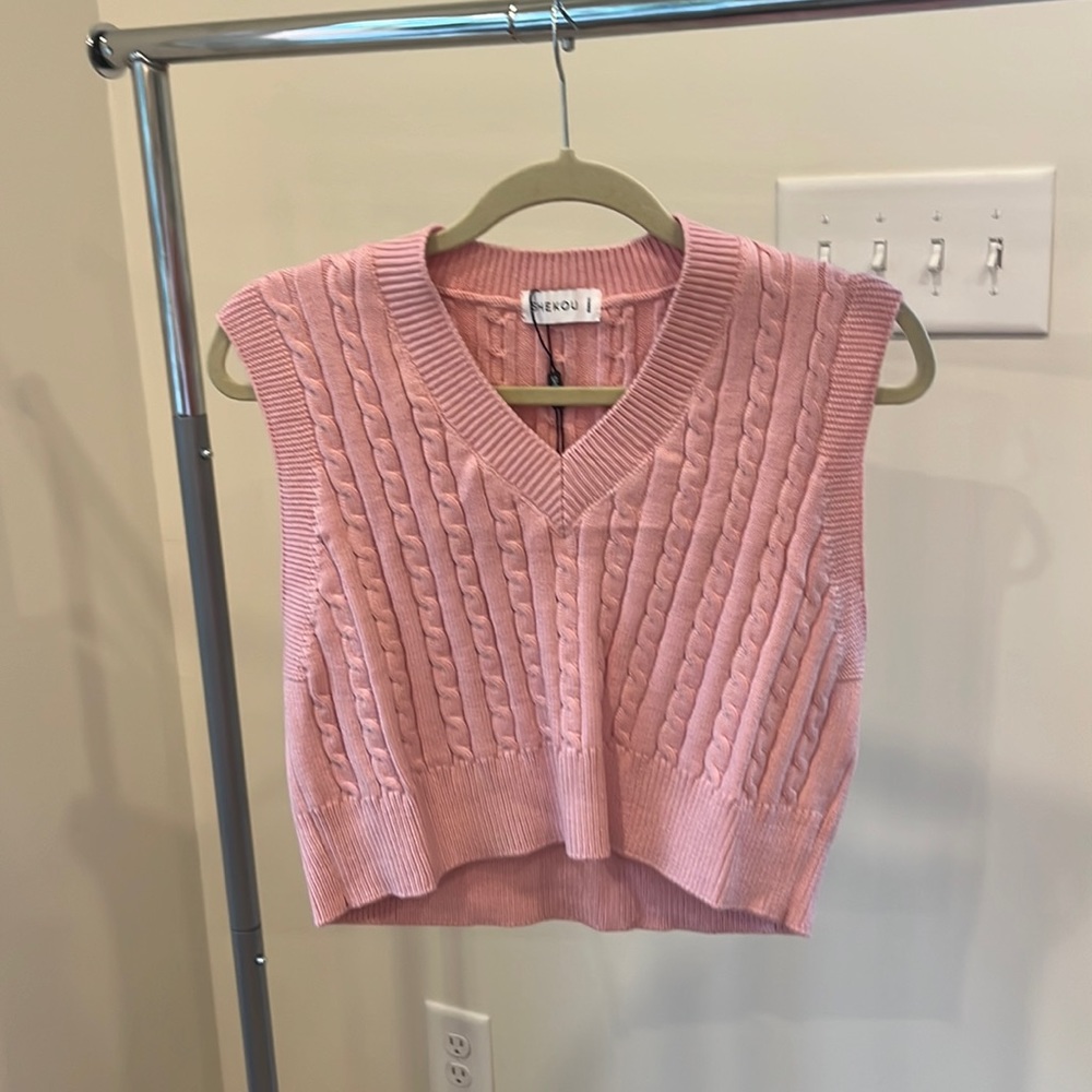 Shekou pink sweater vest